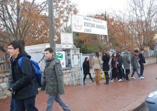 Giren çıkan belli değil
