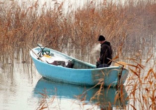 Balıkçılar kara rağmen göle açıldı