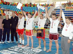 Kick Boks Türkiye şampiyonası sürüyor