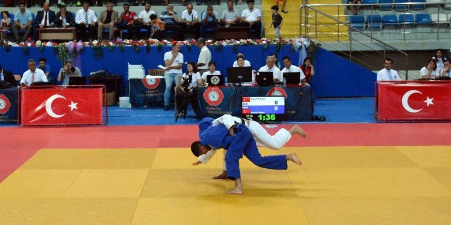 Yeşil-beyazlı judocudan Türkiye Şampiyonluğu