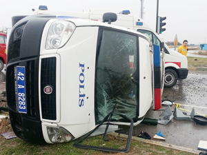 Trafik kazası: 3’ü polis, 5 yaralı