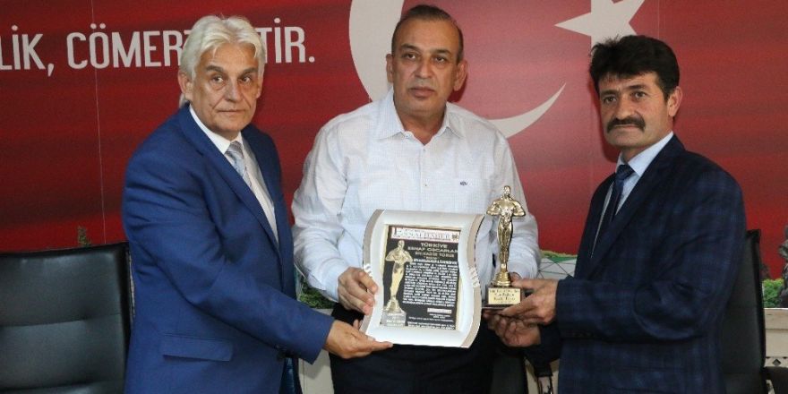 Başkan Torus 'Esnaf Oscarı'nın sahibi oldu