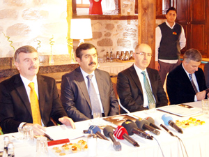 Alnımızın akıyla çıktık