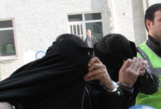 Hırsızlar ne bulursa çalmış!