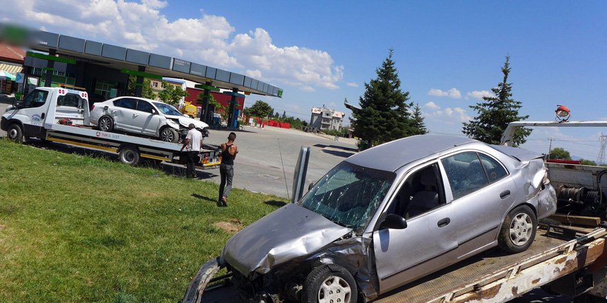 Konya’da iki otomobil çarpıştı: 7 yaralı