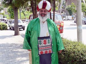 Nasrettin Hoca Konya’da geziyor