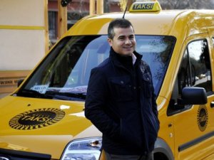 Kılıç taksi şöförü oldu, yolcu onu tanımadı