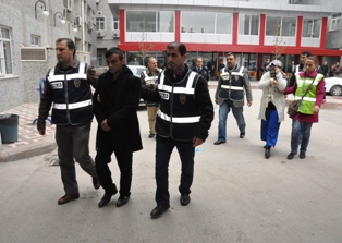 Sevgilisinin kocasını öldürdü