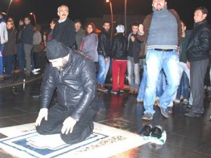 Sen misin yeni yıla namaz kılarak giren