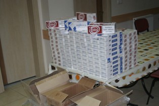 Bin 600 paket kaçak sigara ele geçirildi