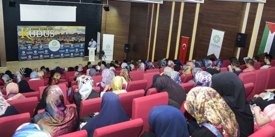 Kudüs Akademi’de eğitimler sürüyor