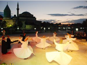 Gül Bahçesi’nde sema gösterisi