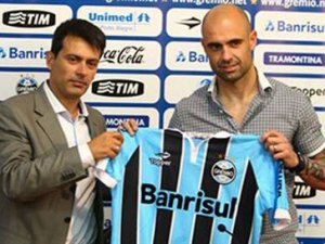 Cris Gremio'ya imza attı