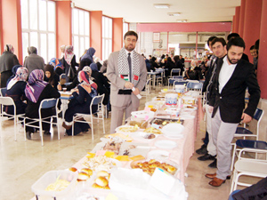 İlahiyat Fakültesi'nden Suriye kermesi