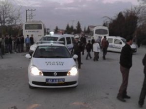 Bıçak sapıyla başından yaralandı