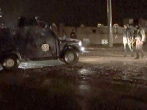 Polis aracına hain saldırı