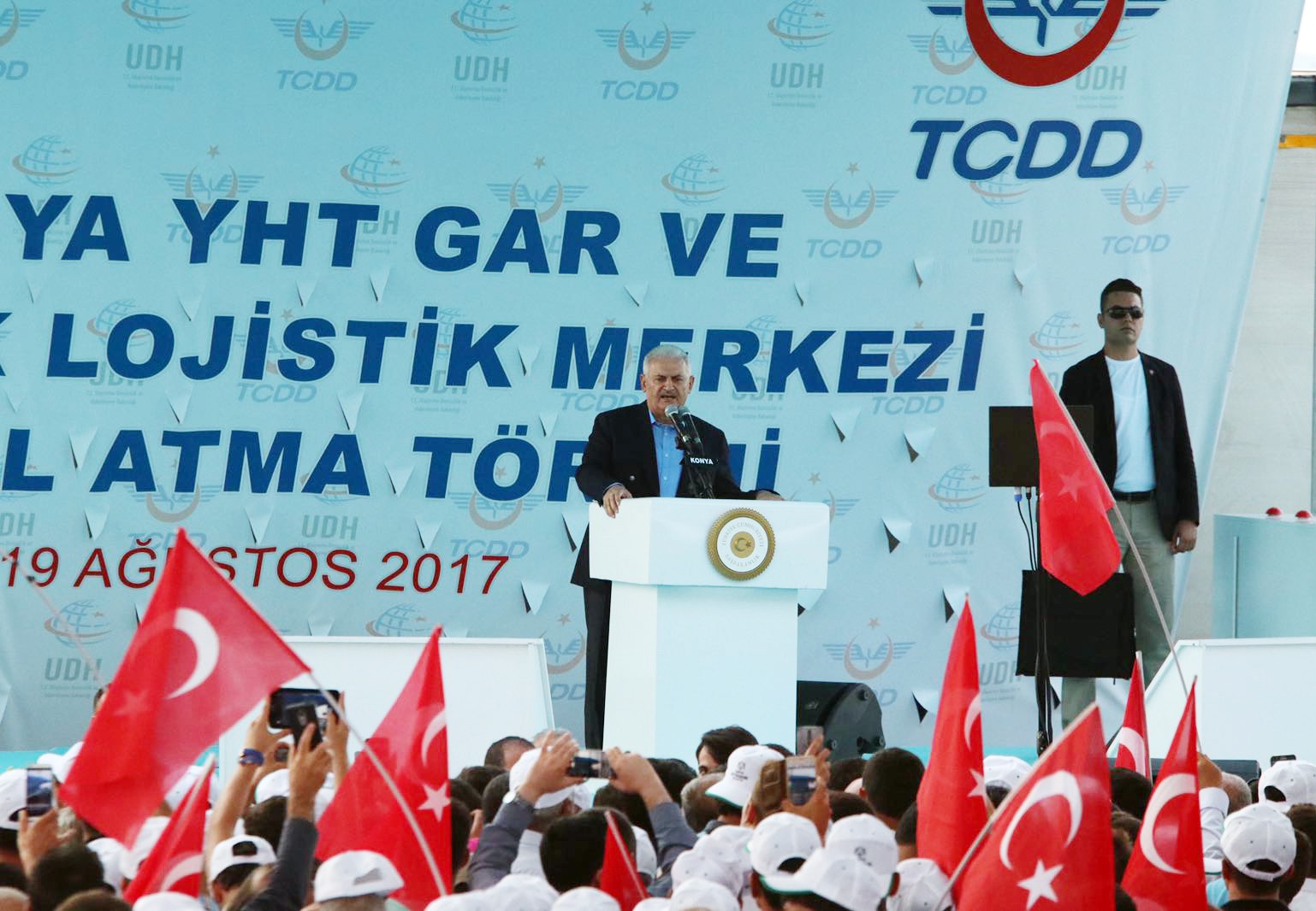 Başbakan’dan Konyaspor taraftarını heyecanlandıran mesaj