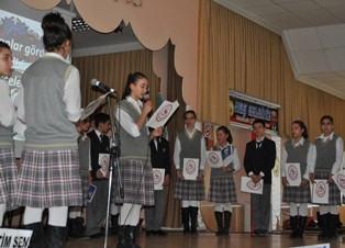 Seydişehir'de öğrencilerden şiir dinletisi