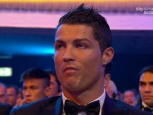 Messi ödül aldı Ronaldo çöktü