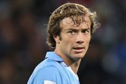 Diego Lugano imzayı atıyor