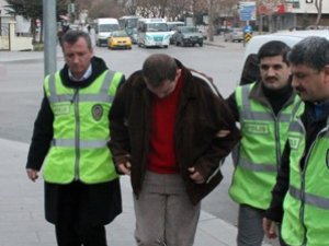 Yakalanmamak için kendini tedavi etmiş