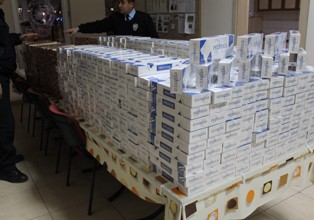 8 bin paket kaçak sigara ele geçirildi