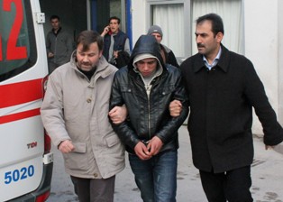 Emeklinin 100 bin lirasını dolandırdılar