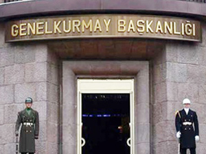 Donanma'dan bir komutan daha gitti