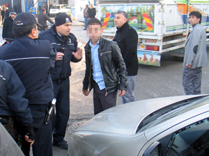 Otomobilinin içinde bıçaklandı