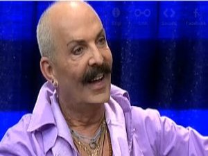 AKP'den gay modacıya belediye başkanlığı teklifi