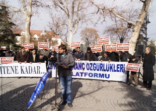 'İncirlik’te caminin minberini yıktılar!'