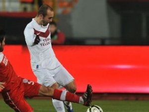 İki kırmızı, kaçan penaltı ve Adrian'ın şovu!