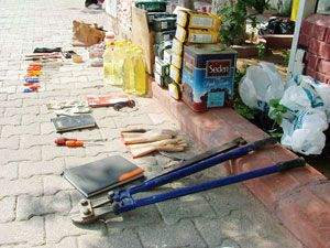 Market hırsızları yakayı ele verdi