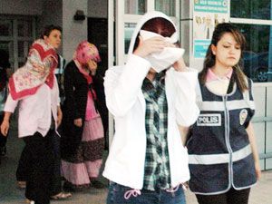 14 öğretmen adliyeye sevk edildi