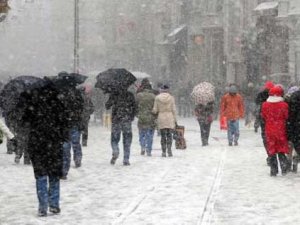 Seydişehir'de kar ve buzlanmayla mücadele