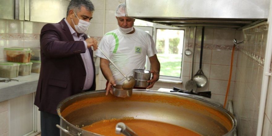 Ereğli’de günde bin 500 vatandaşa sıcak yemek