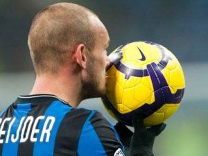 Sneijder işi neden uzuyor?