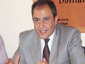 Turist alışverişte endişeli