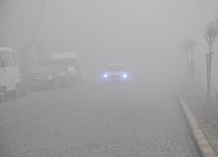 Akşehir'de sis hayatı olumsuz etkiliyor