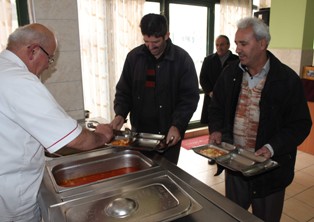 Hergün 150 kişiye yemek