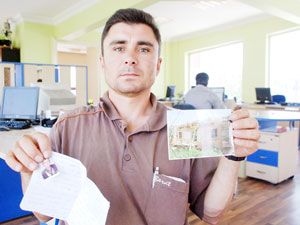Yıkılan evinin onarılmasını istiyor