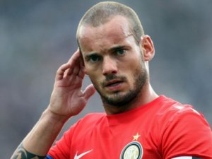 Sneijder 3.5 yıllık imzayı attı