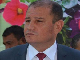 Ak Partili başkana böcek şoku
