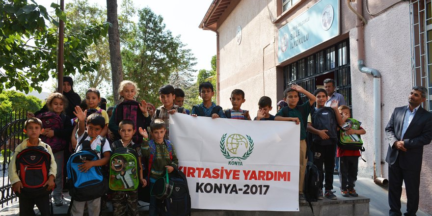 Konya İHH’dan bin 200 öğrenciye kırtasiye yardımı