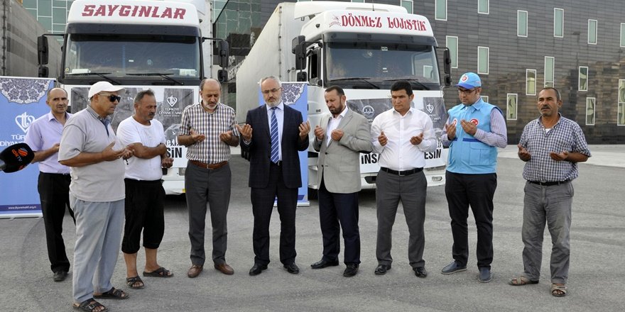 Halep'e giden 6 TIR un yardım dualarla uğurlandı