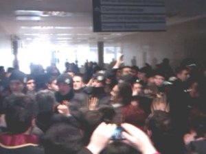Adliye'de yumruklar konuştu