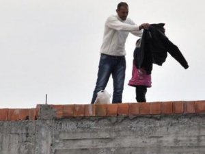 İntihardan kızının titremesi vazgeçirdi