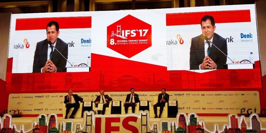 Ziya Altunyaldız İstanbul Finans Zirvesine katıldı