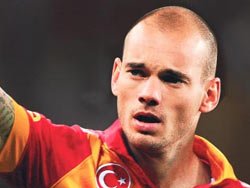 Wesley Sneijder imzayı attı