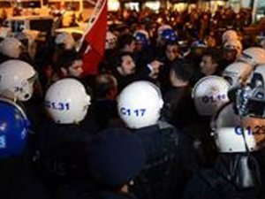 Patriotçuların başına çuval geçirdiler